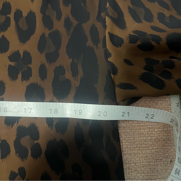 Talula Aritzia long sleeve top in cheetah print size medium - Picture 4 of 7